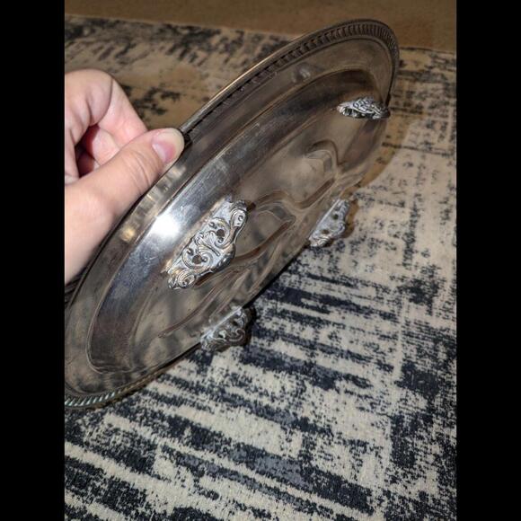 Vintage Silverplated Large Meat Platter With Elegant Feet. - Picture 7 of 10